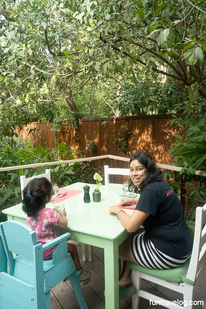 Raahi and Supriya dining in Olas Verdes